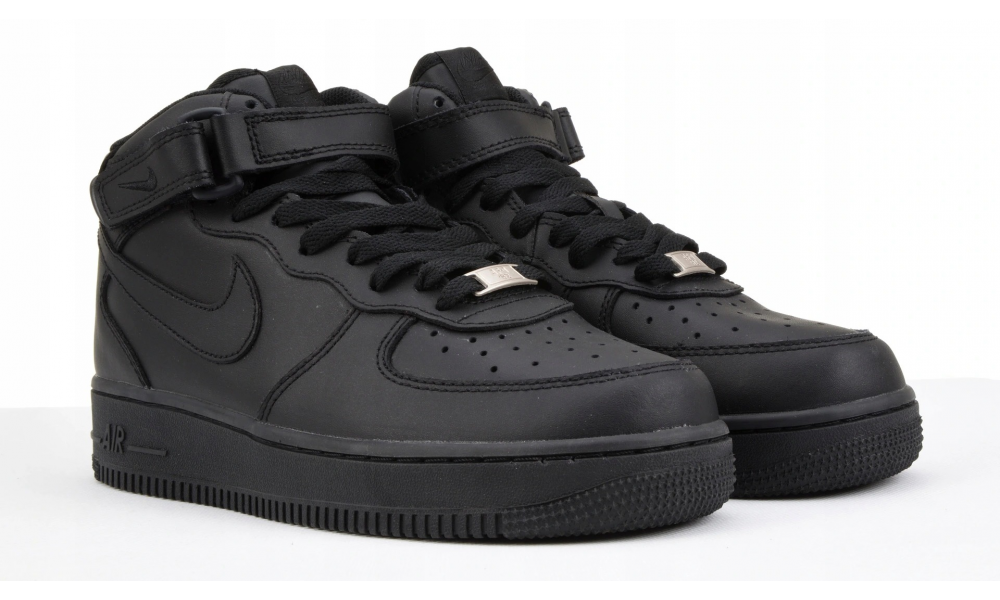 Найк форсы мид. Найк АИР Форс 1 МИД черные. Nike Air Force 1 черные. Nike Air Force 1 Mid 07 Black. Nike Air Force 1 Mid Black.