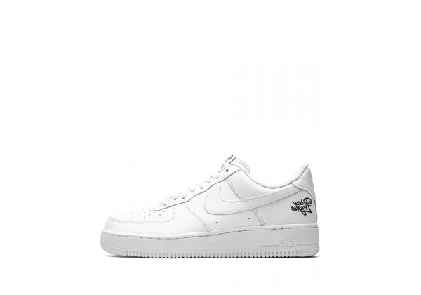 Кроссовки Nike Air Force 1 с надписью белые