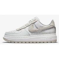 Кроссовки Nike Air Force 1 Luxe бежевые